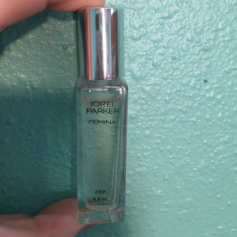 Jor'el Parker Femina roll on perfume