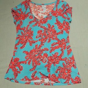 Lilly Pulitzer v neck tshirt M