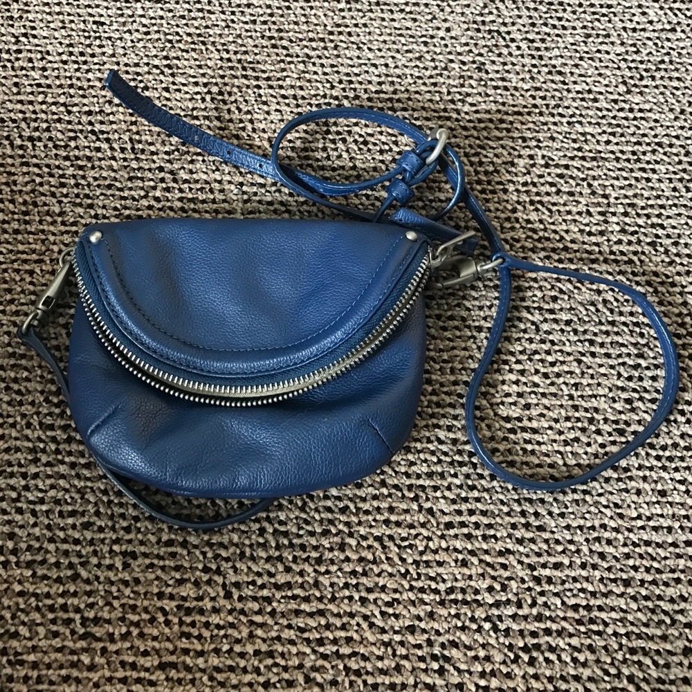 Crossbody blue bag