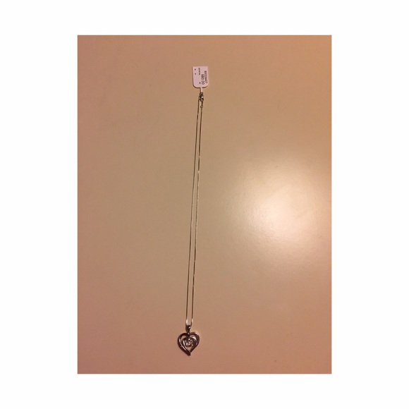 Floating Diamond Heart a Necklace - Picture 2 of 4