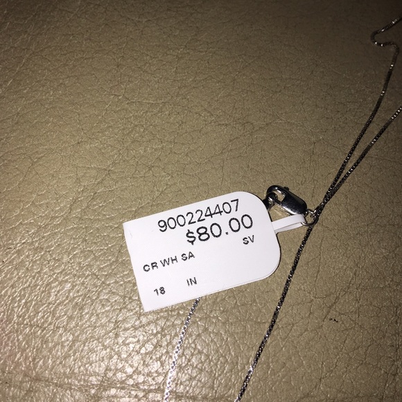 Floating Diamond Heart a Necklace - Picture 3 of 4