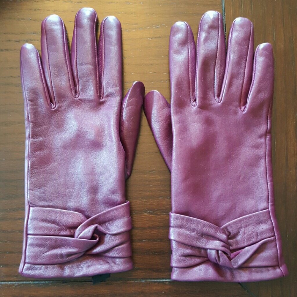Plum genuine leather gloves