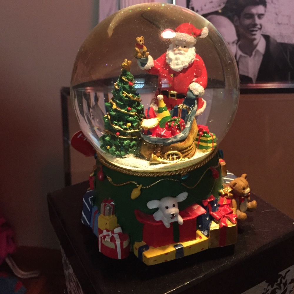 Macy's Holiday Lane Snowglobe