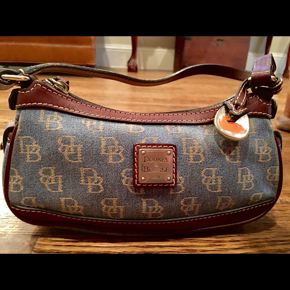 SOLD💰 Dooney & Bourke Small SIGNITURE Denim Purse