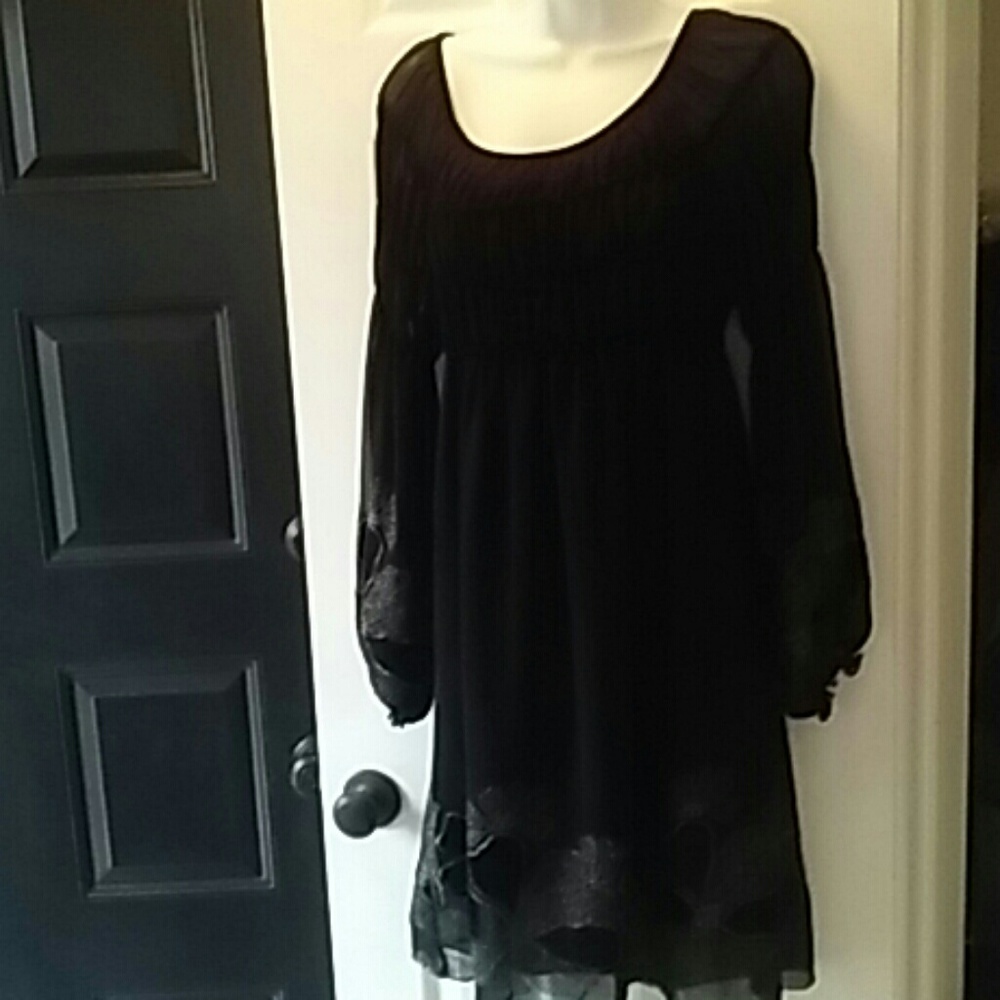 NWT sophie max puff sleeve lbd cocktail dress Med.