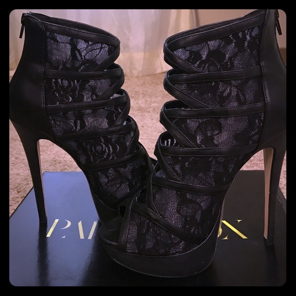 Black lace booties - Picture 2 of 4