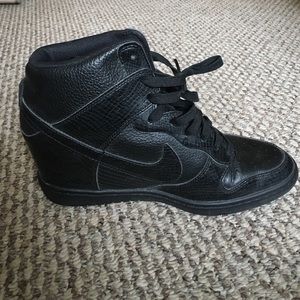 Black nikes
