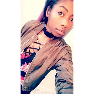 Meet your Posher, Jade