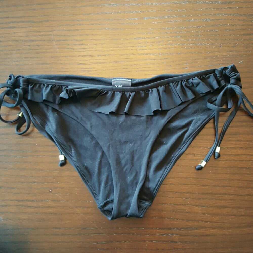 Black H&M bikini bottom