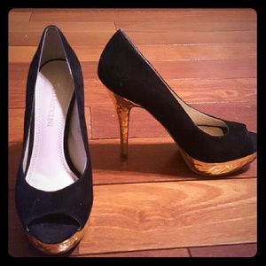 EUC Enzo Angiolini Back peep toe heels