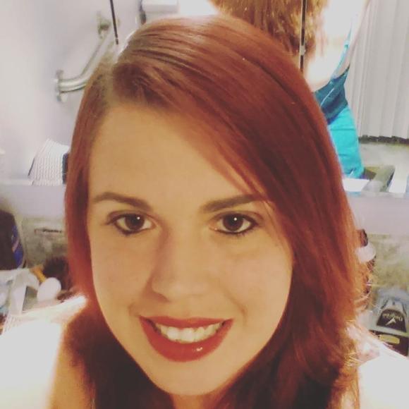 Meet your Posher, Danielle - Picture 1 of 1