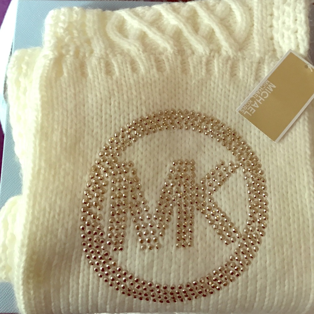Michael kors infinity scarf