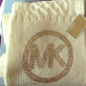 Michael kors infinity scarf