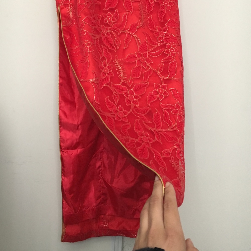 Red & Gold Kimono - Picture 2 of 4