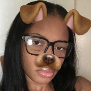 Meet your Posher, Beatrice