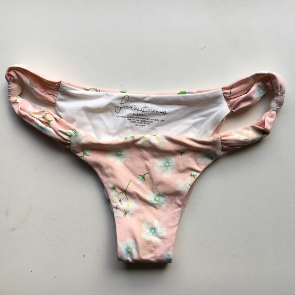Frankie's bikinis Malibu bottom in Pink Pansy