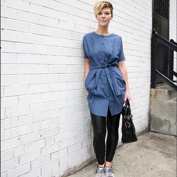 Meet your Posher, Lauren - Picture 3 of 4