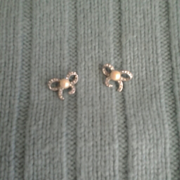 Pearl and Diamond Earrings - Picture 2 of 3