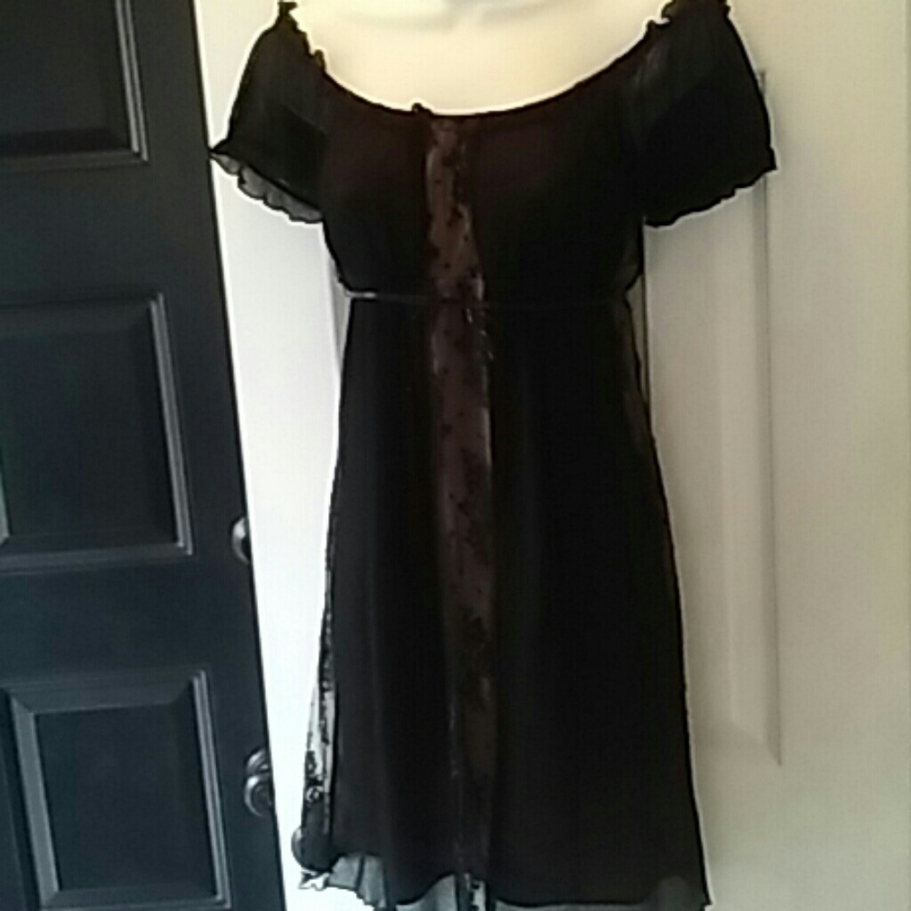 GC bebe on off shoulder lbd black dress size Small