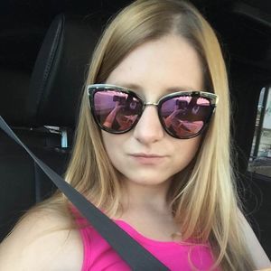 Meet your Posher, Joanna