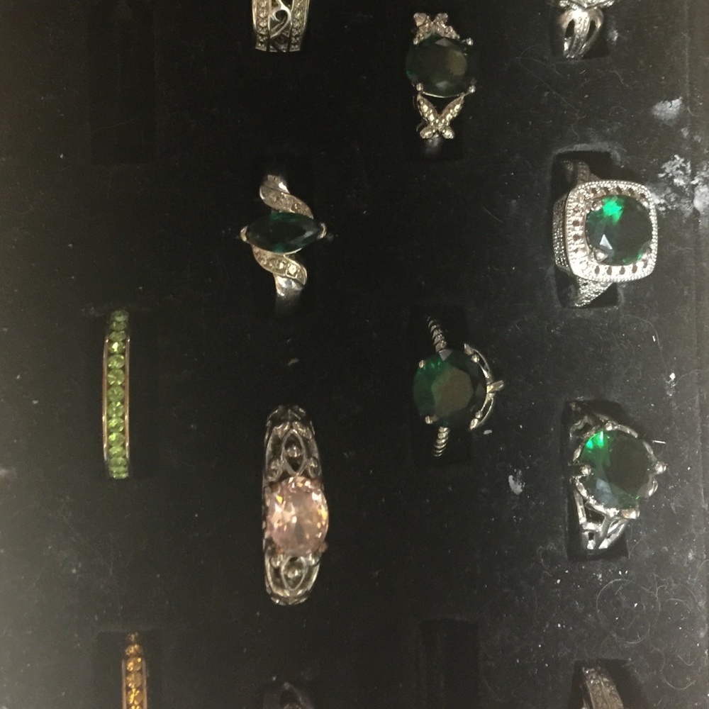 Costume Jewelry - Picture 3 of 4