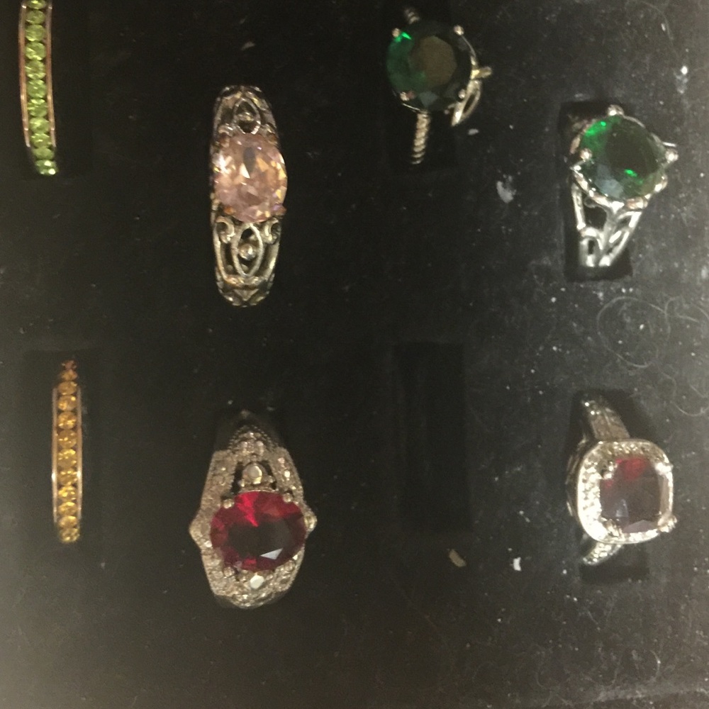 Costume Jewelry - Picture 4 of 4