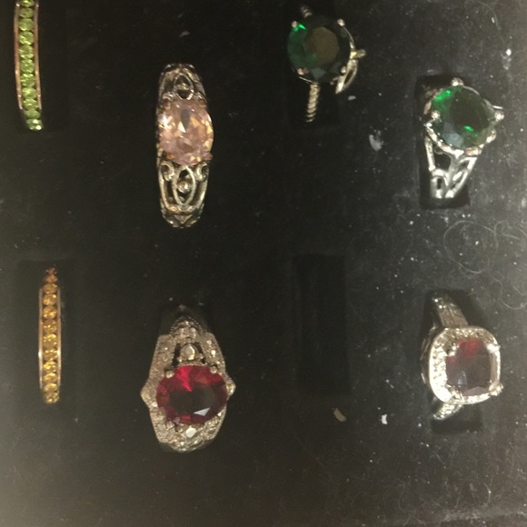 Costume Jewelry - Picture 4 of 4