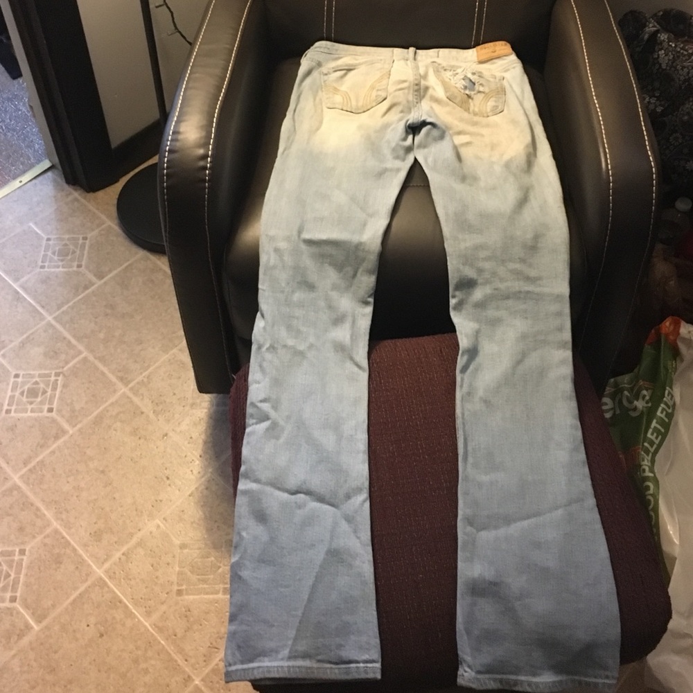 Hollister size 5R