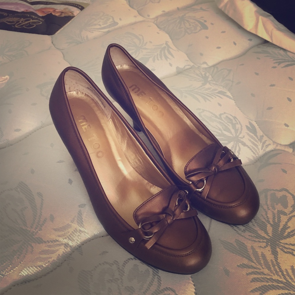 Beautiful bronze colored heels