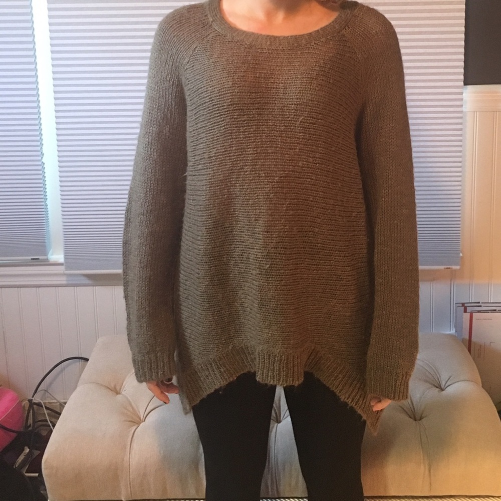 Green Sweater - Picture 3 of 4