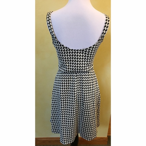 Blossom Apparel Black/white Dress - Picture 4 of 7