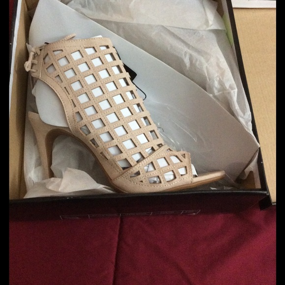 🌺Geo Cutout Stiletto Booties - Picture 4 of 6