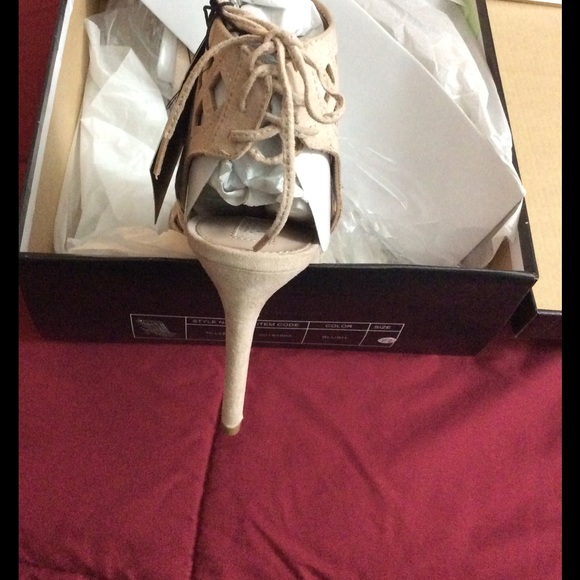 🌺Geo Cutout Stiletto Booties - Picture 5 of 6