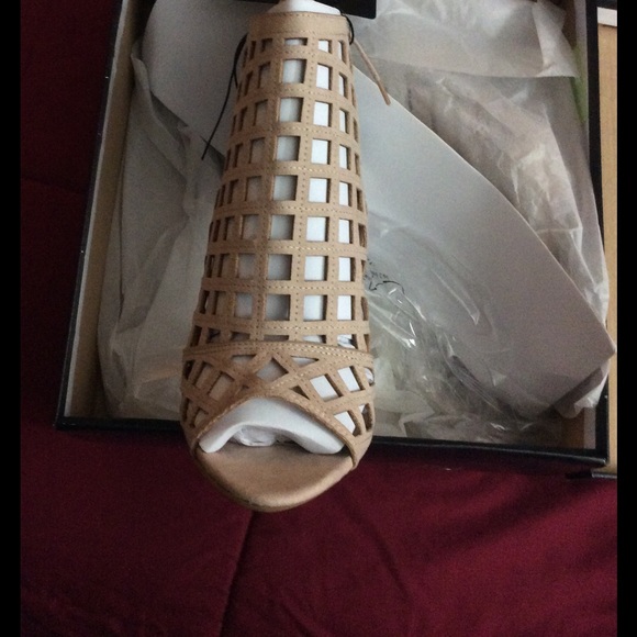 🌺Geo Cutout Stiletto Booties - Picture 6 of 6