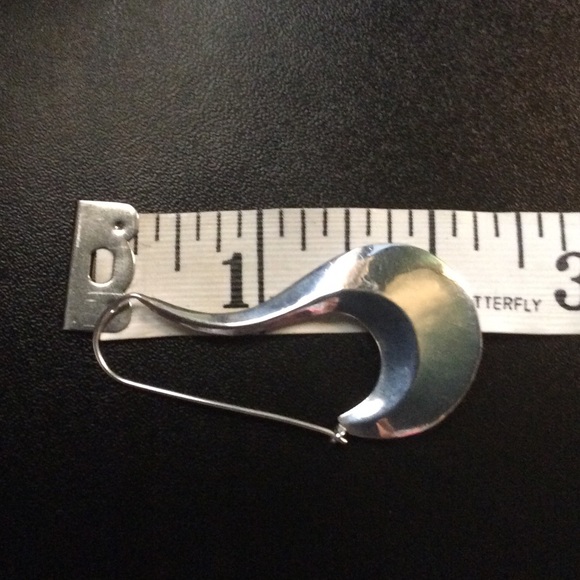 Sterling Silver | 2 1/4" Oblong Hoops - Picture 3 of 3