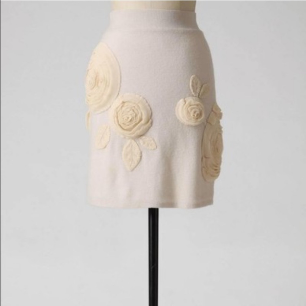 Anthropologie beige floral sweater skirt