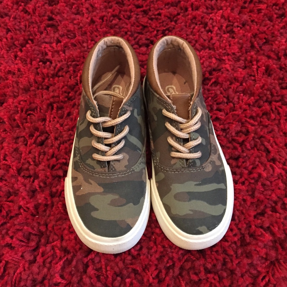Army fatigue sneaker