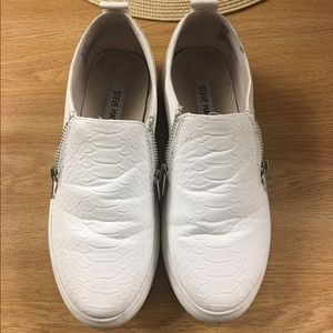 Steve Madden slip on sneakers