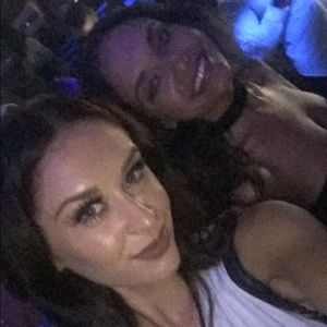 Meet your Posher, Lorrin