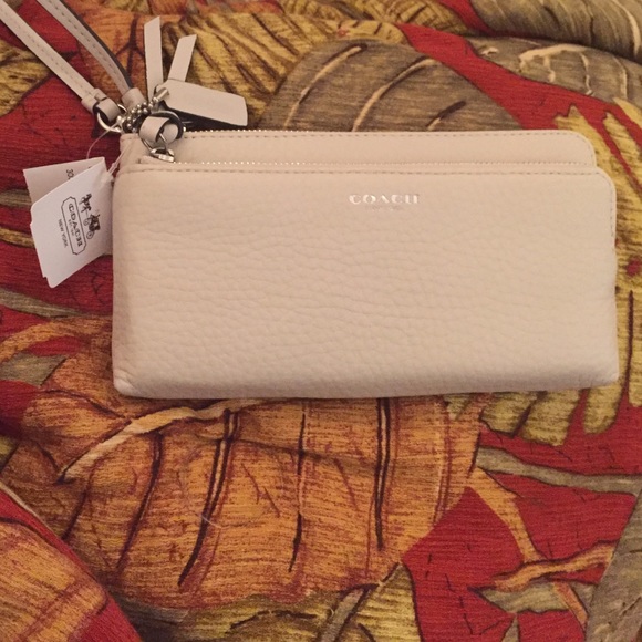 Coach wristlet - Picture 1 of 3