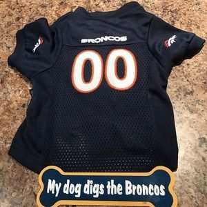 Denver Broncos doggie jersey! 🐾🐾