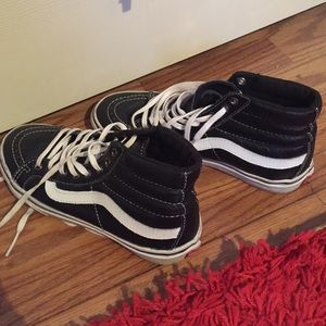 Black leather sk8 hi