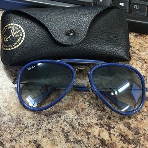 Classic Ray Ban aviators in blue