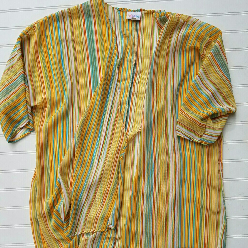 SMALL LuLaRoe Lindsay Kimono