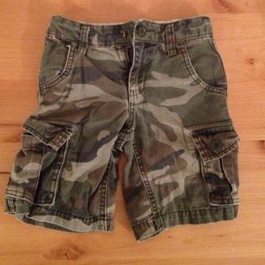 Old Navy camo cargo shorts
