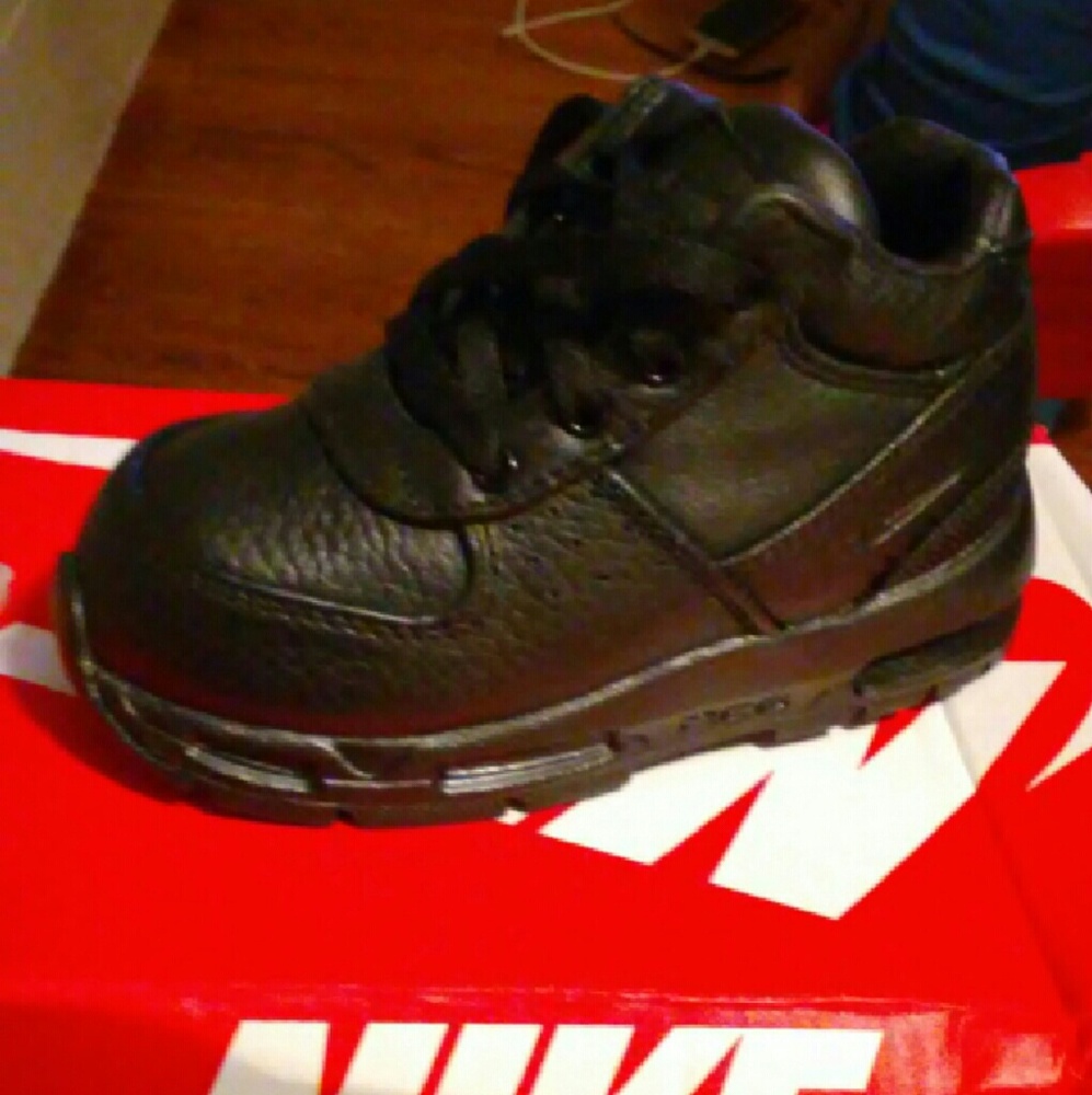 Kids nike boots