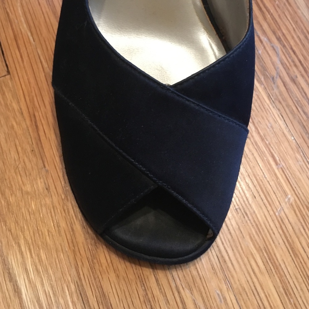 Heels - Picture 3 of 4