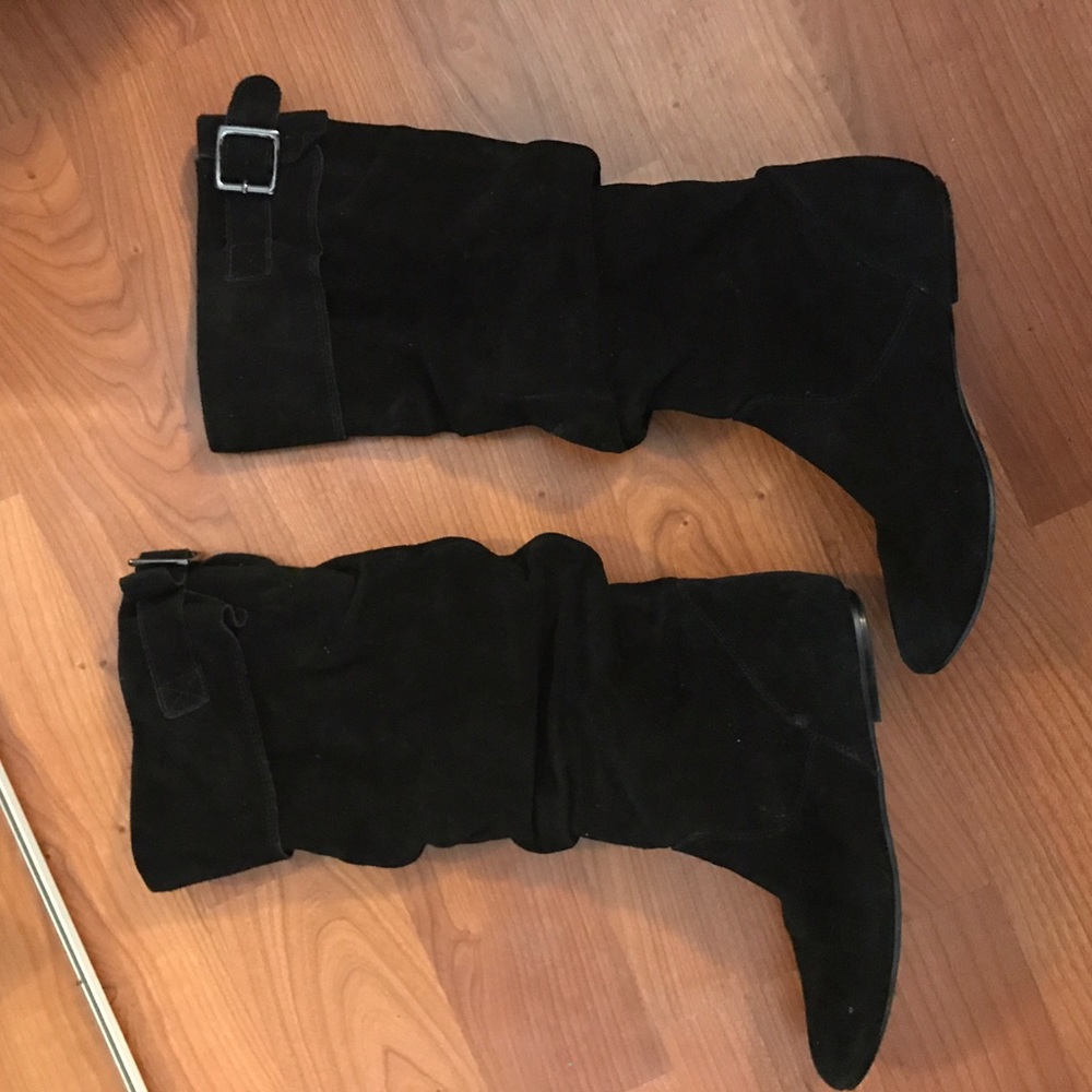 Black boots!