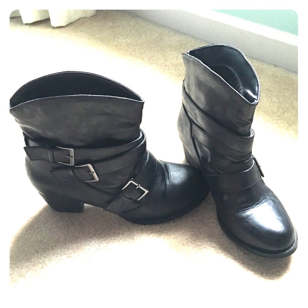 Mudd Black short boots