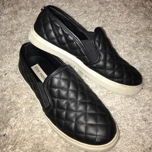 Steve Madden- Slip on Sneakers